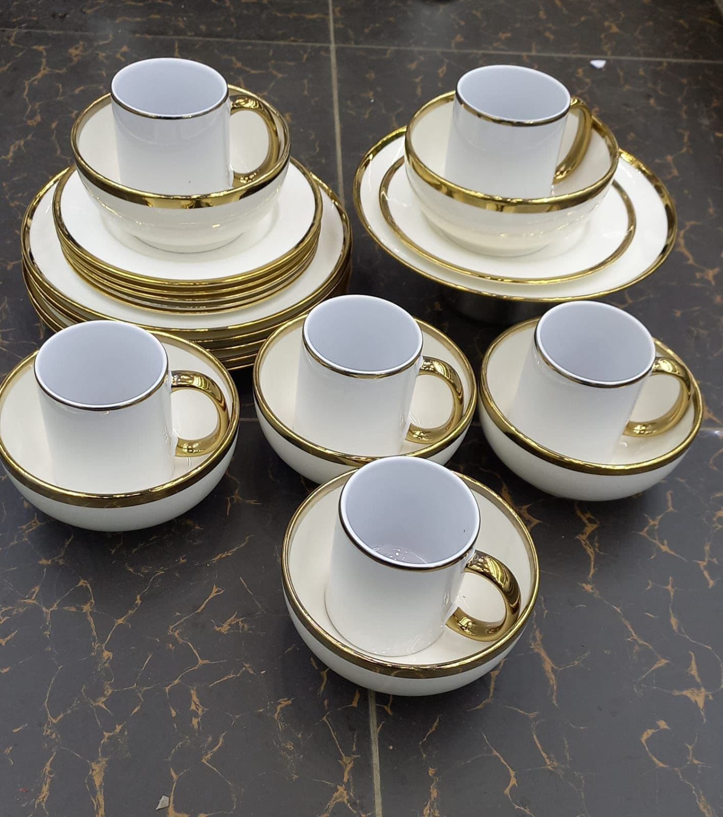 24PCS Golden Ceramic Dinner Set — Elegant, Durable & Microwave Safe