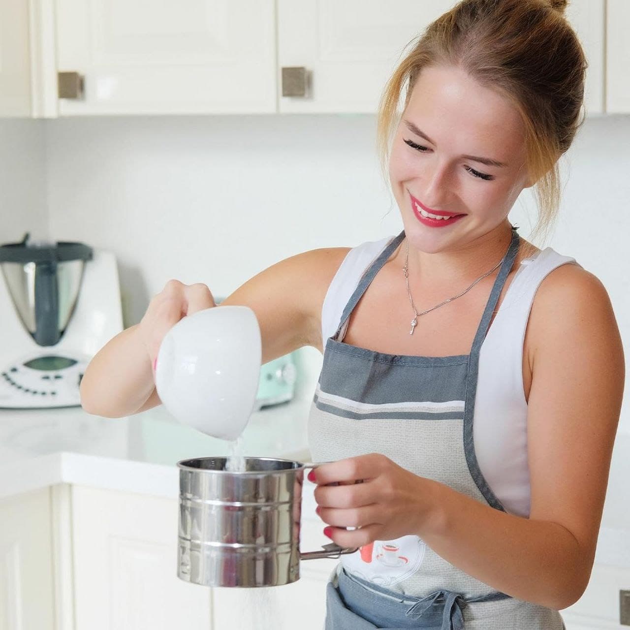 Handheld Stainless Steel Flour Sieve