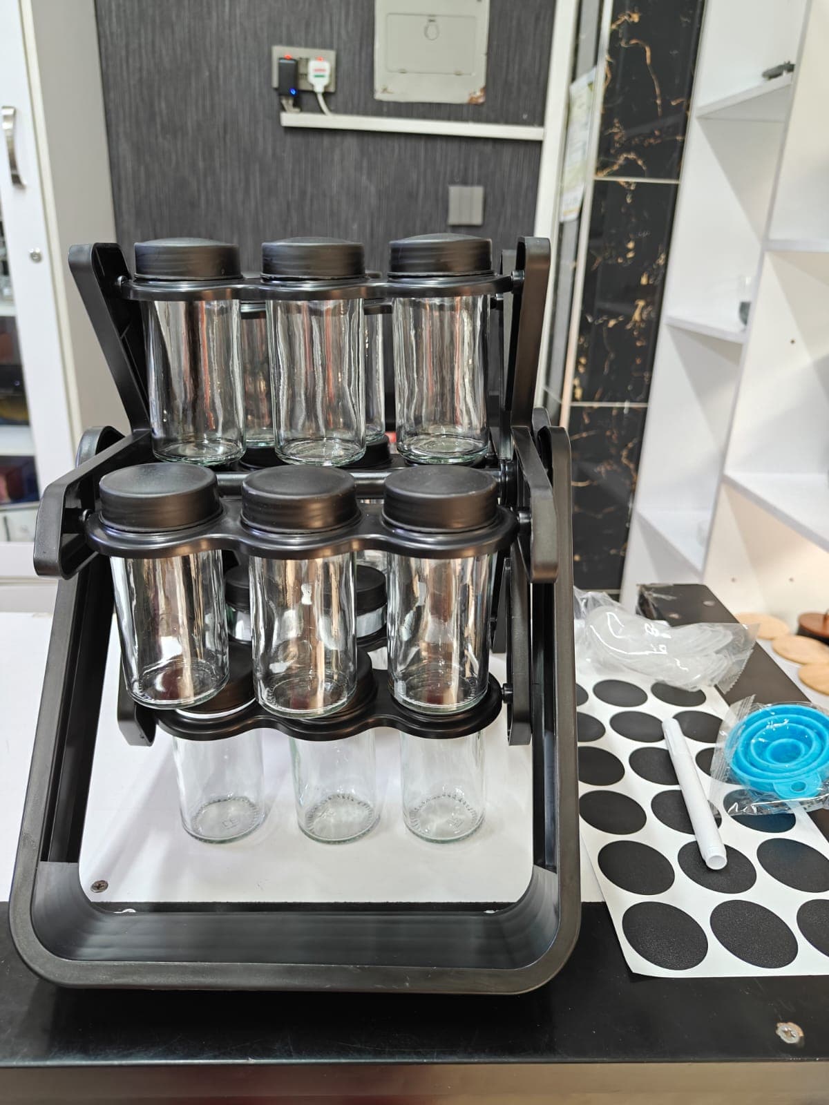Rotating Seasoning Rack With 18 Jars